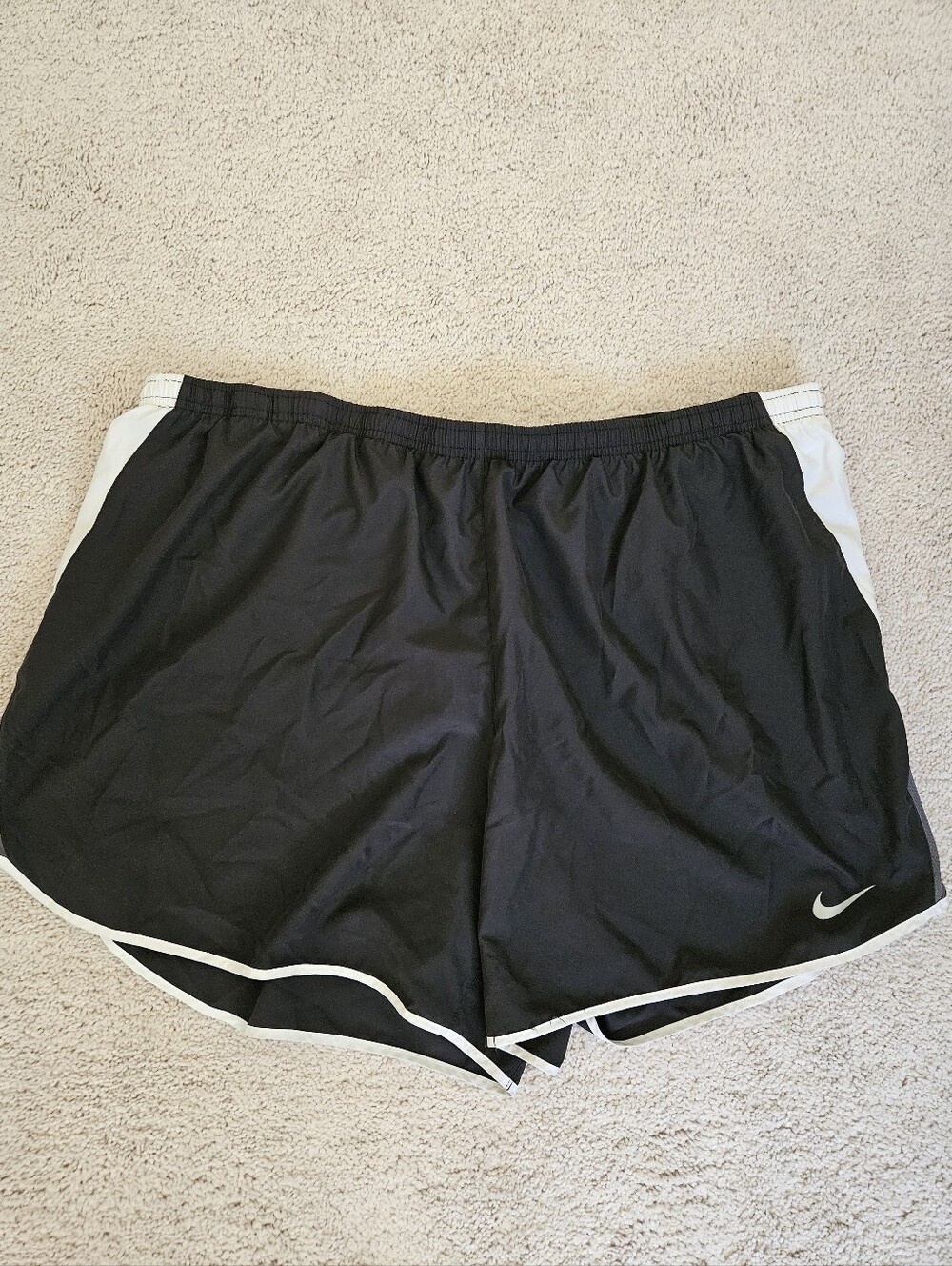 Nike Women’s Black Athletic Shorts with Grey And White Accent 2x